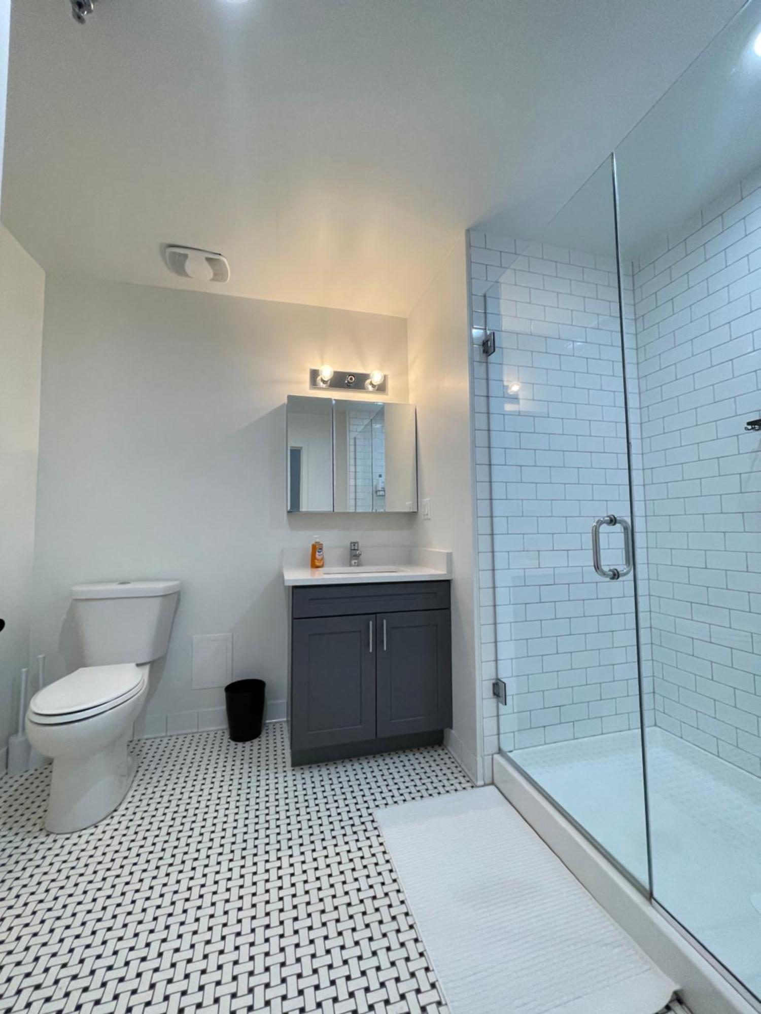 Charming Shared In Prime Location, 1 Bedroom And 1 Bathroom Chicago