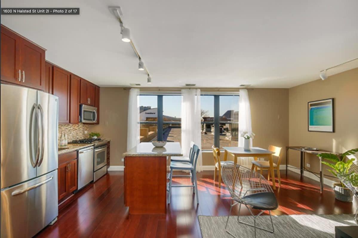 Cozy Sleeps 4 * Chicago