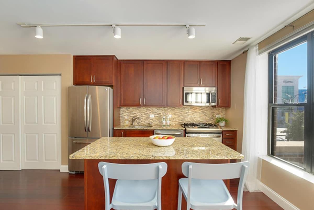 Cozy Sleeps 4 Holiday home Chicago