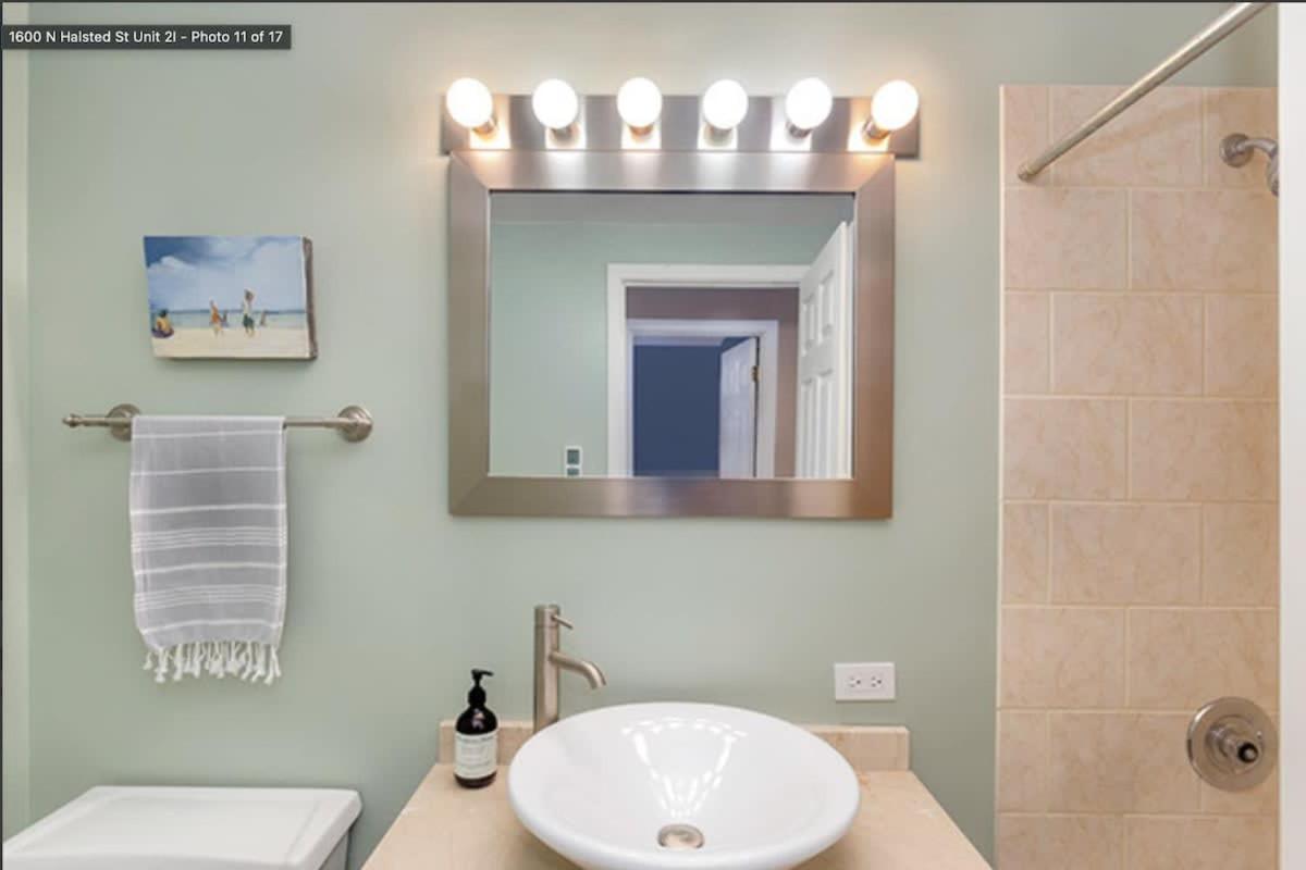 Cozy Sleeps 4 Holiday home