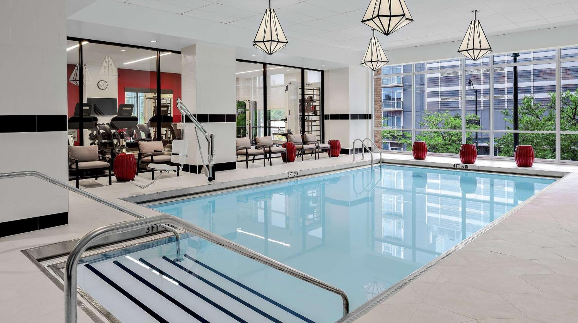 Home2 By Hilton Mccormick Place Hotel 3*