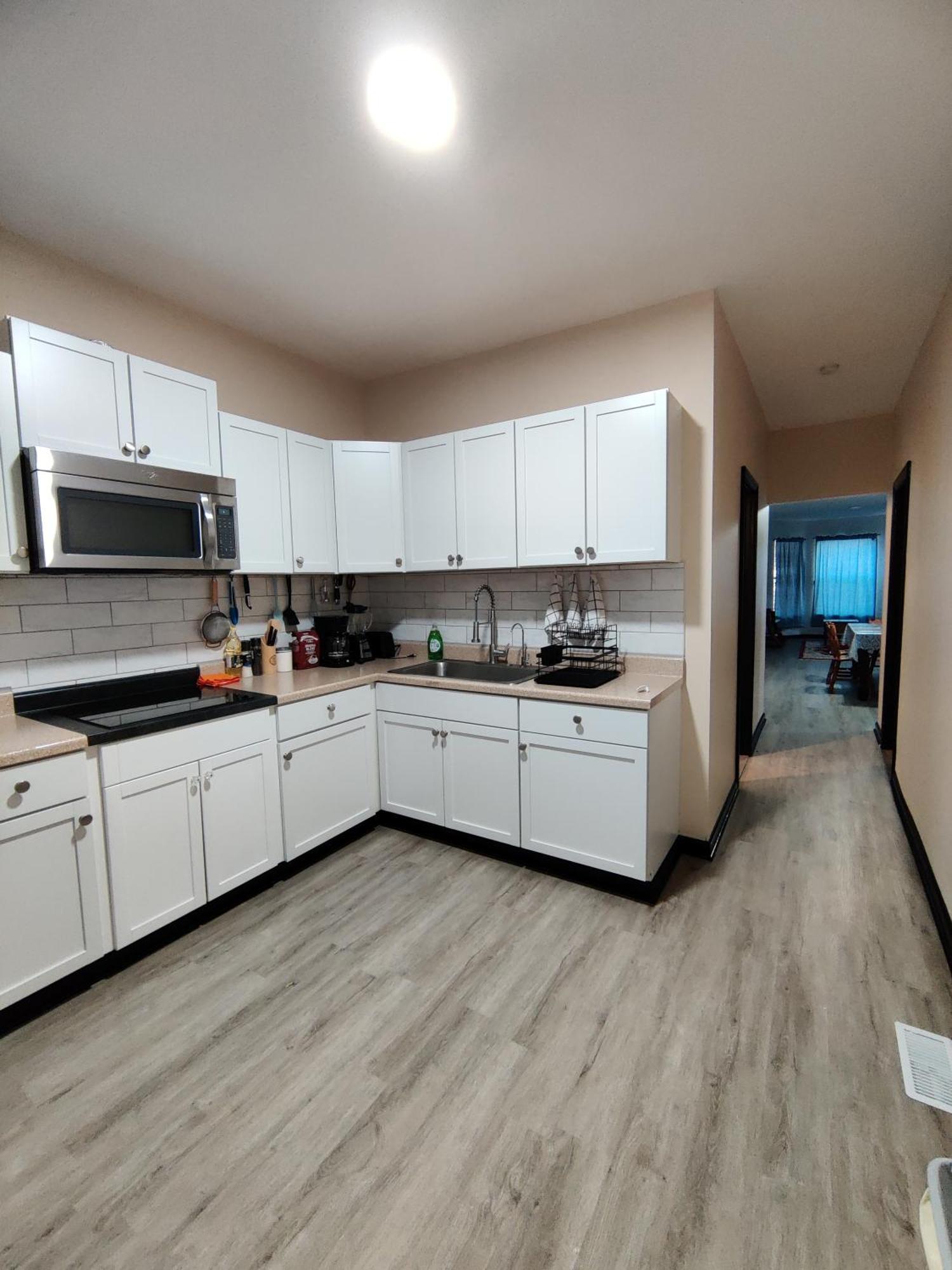 Lightning Apartment's Respectful Area With The Visitors Apartment Chicago