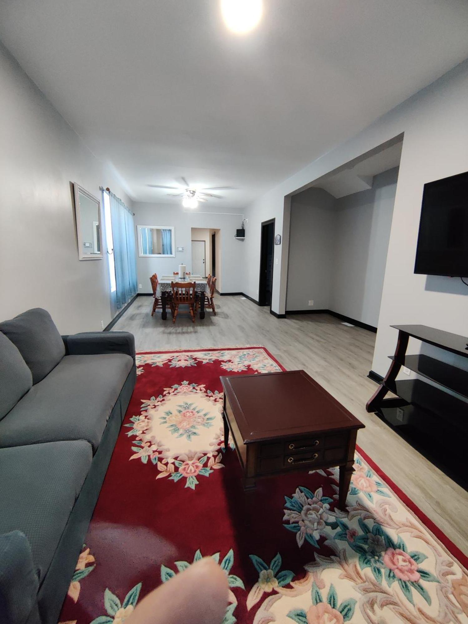 Apartment Lightning Apartment's Respectful Area With The Visitors *
