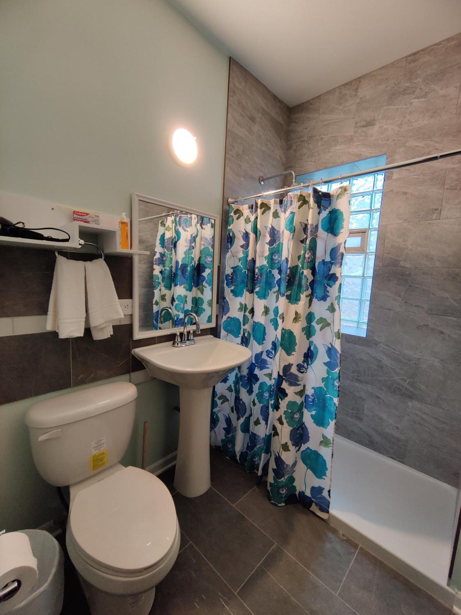 Lightning Apartment's Respectful Area With The Visitors Apartment *
