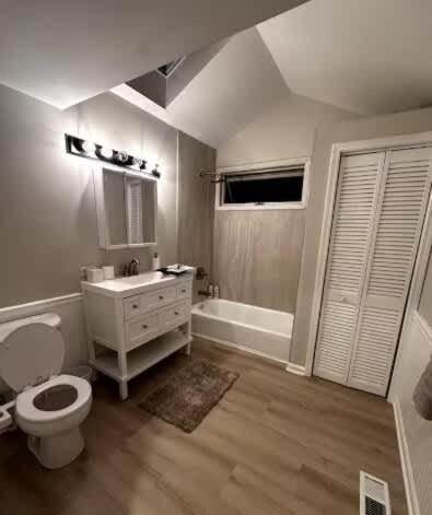 Trendy Loft In Southport * Chicago