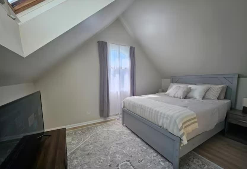 Apartment Trendy Loft In Southport Chicago