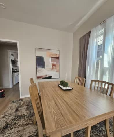 Apartment Trendy Loft In Southport Chicago