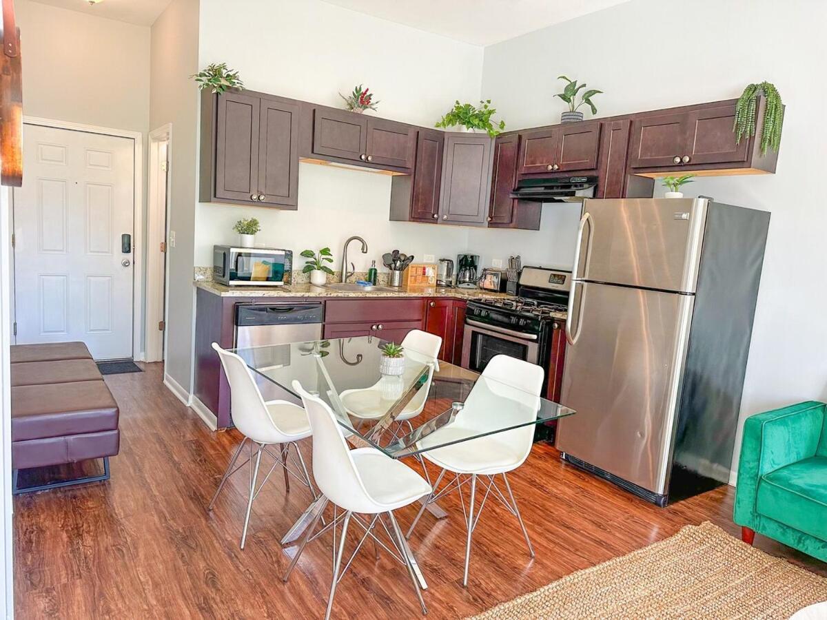 Apartment Spacious 2br Family Oasis In Irving Park 1e Sleeps 6 *