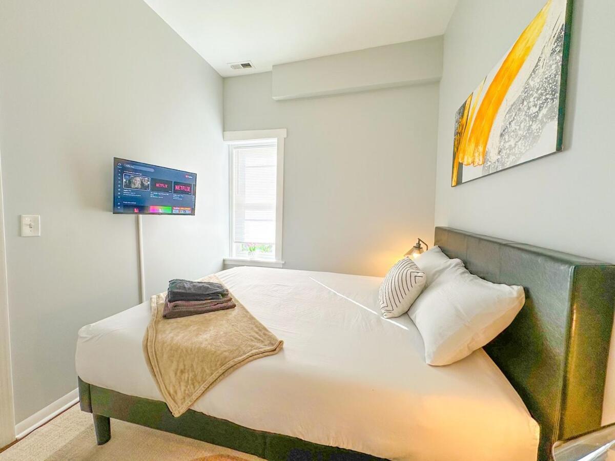 Spacious 2br Family Oasis In Irving Park 1e Sleeps 6 Apartment *