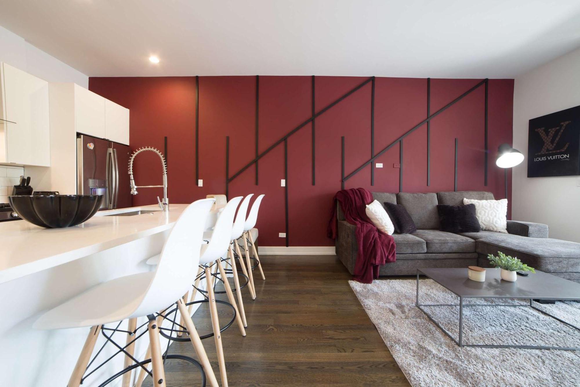 Large 4-bedroom Upscale W Rooftop
