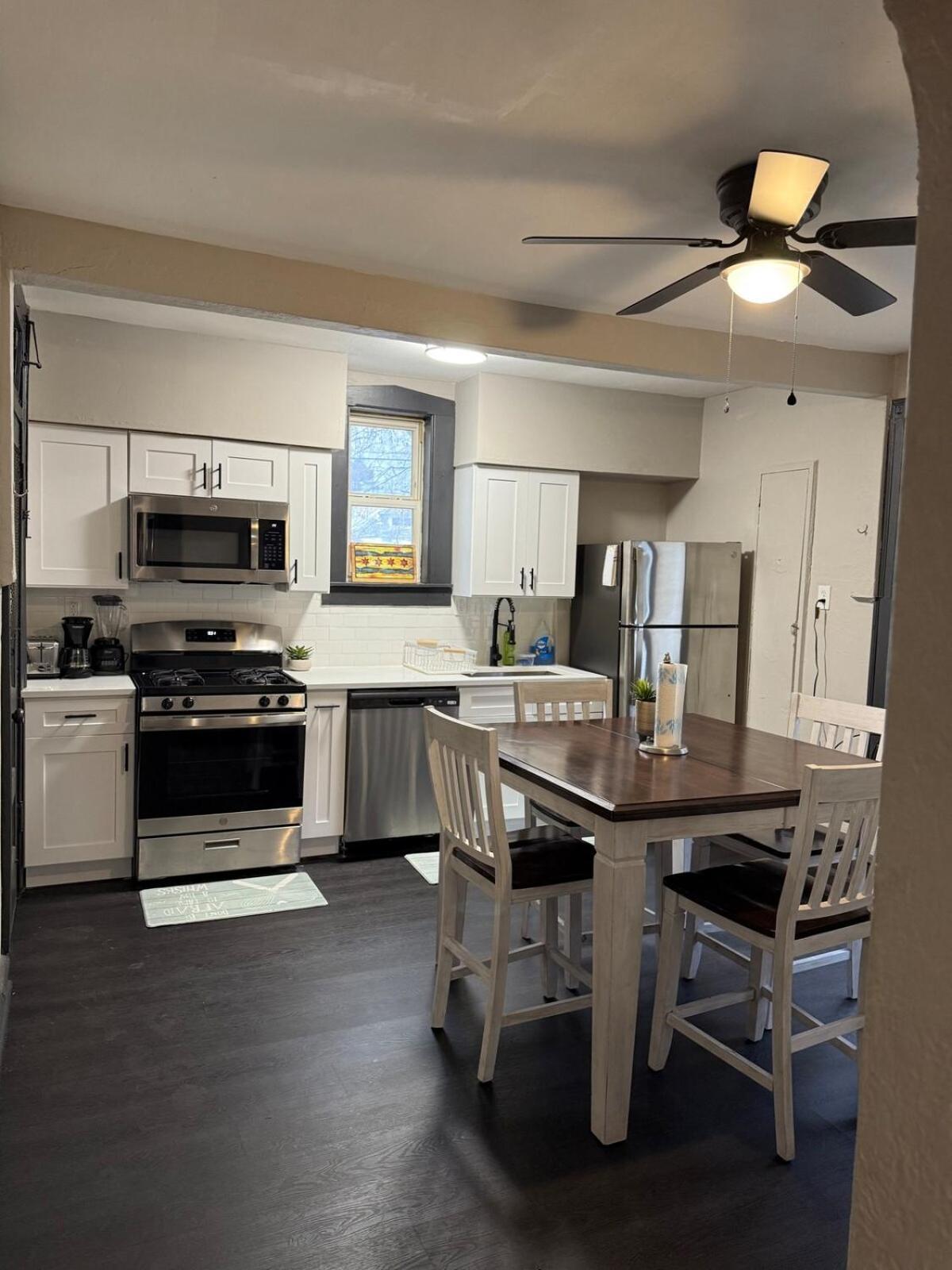 Modern 1br Outdoor Space & Cozy Vibes Chicago