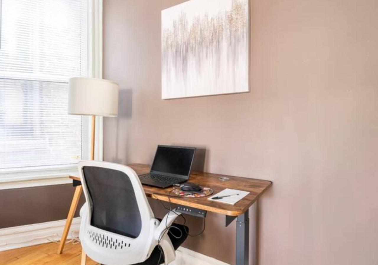 The Roscoe Village Apartment *