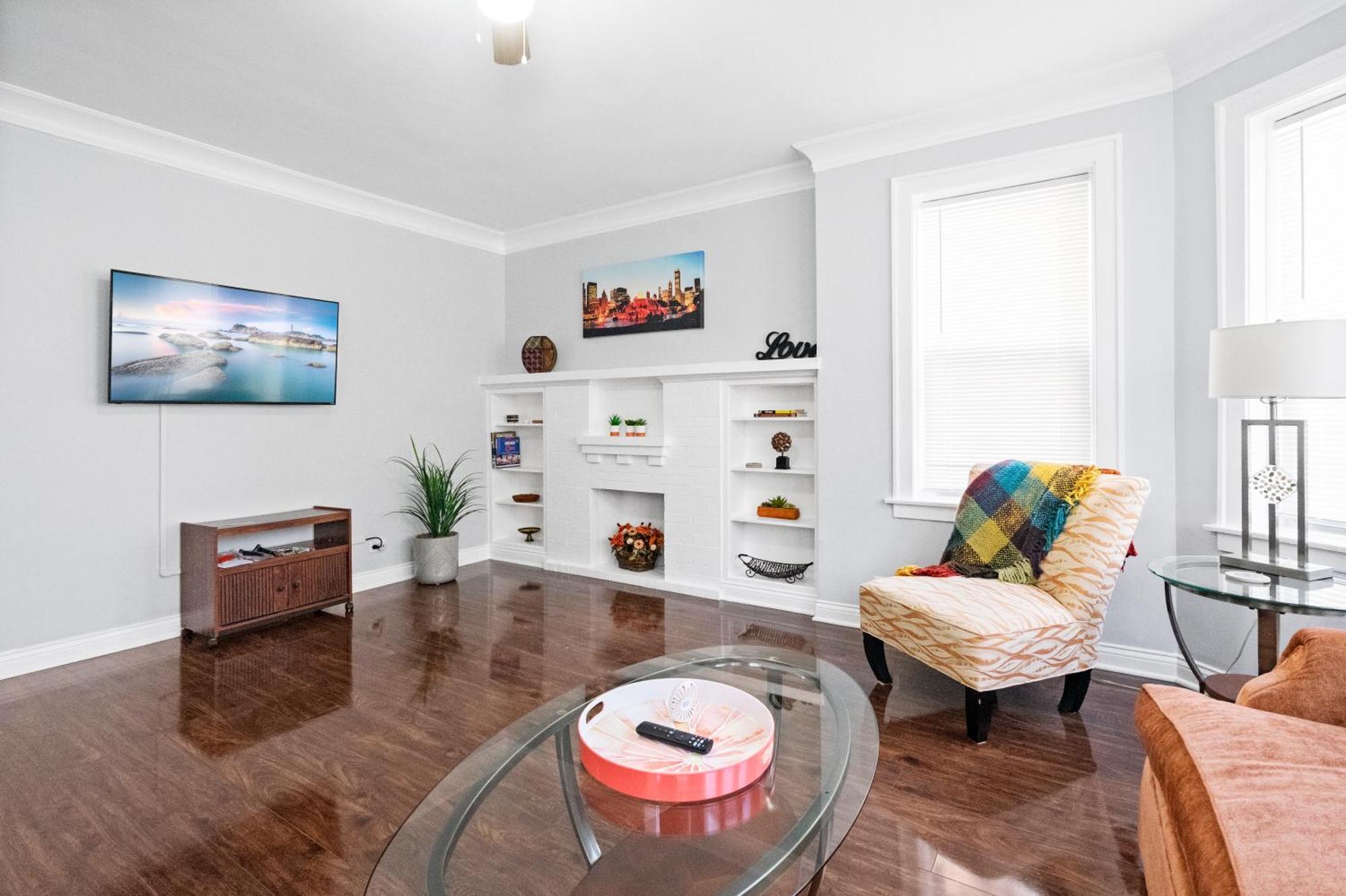 420 Long Term 2 Bedroom Laundry Private Parking