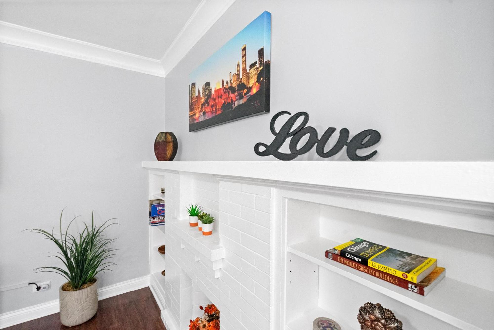 420 Long Term 2 Bedroom Laundry Private Parking * Chicago