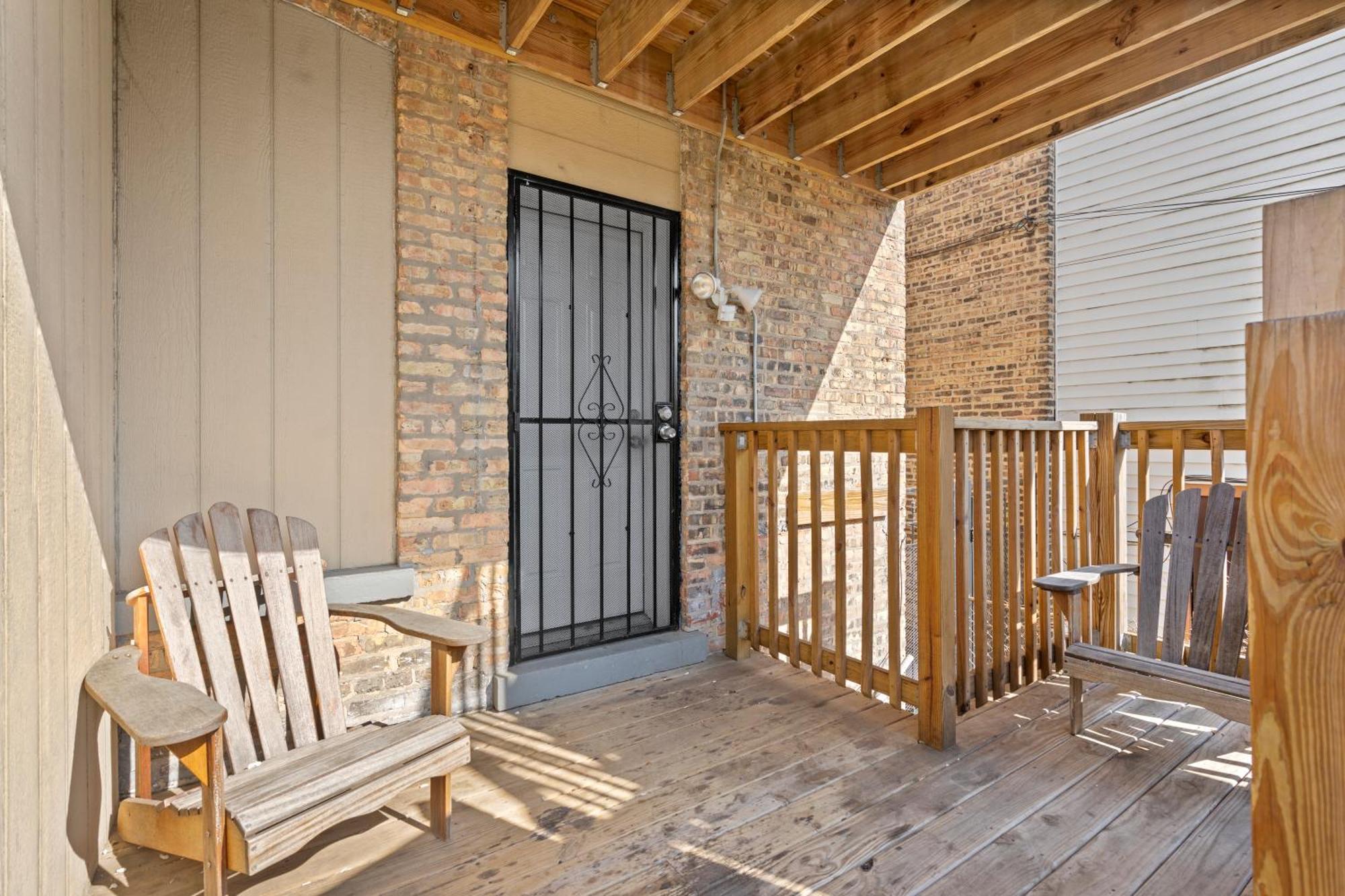 420 Long Term 2 Bedroom Laundry Private Parking