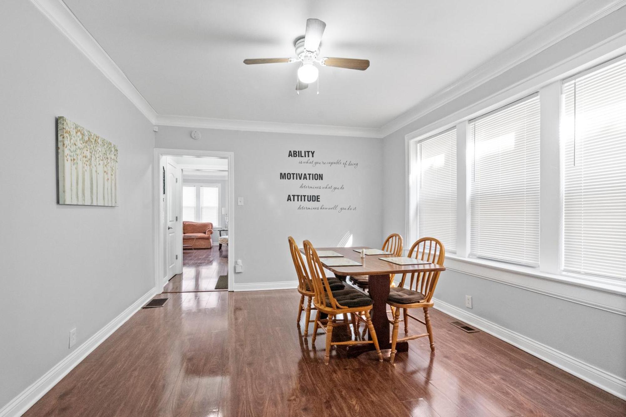 420 Long Term 2 Bedroom Laundry Private Parking * Chicago