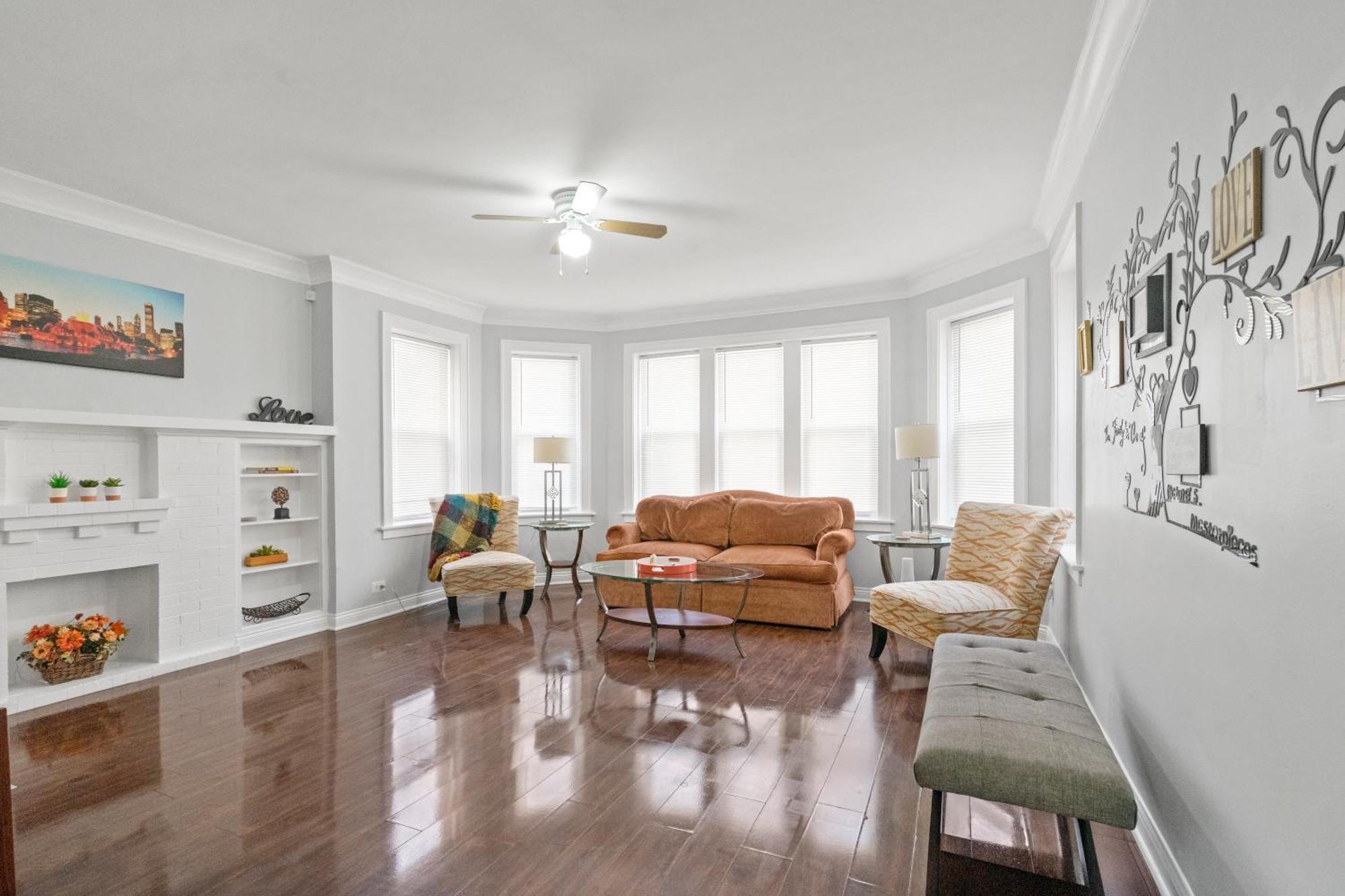 420 Long Term 2 Bedroom Laundry Private Parking Apartment *