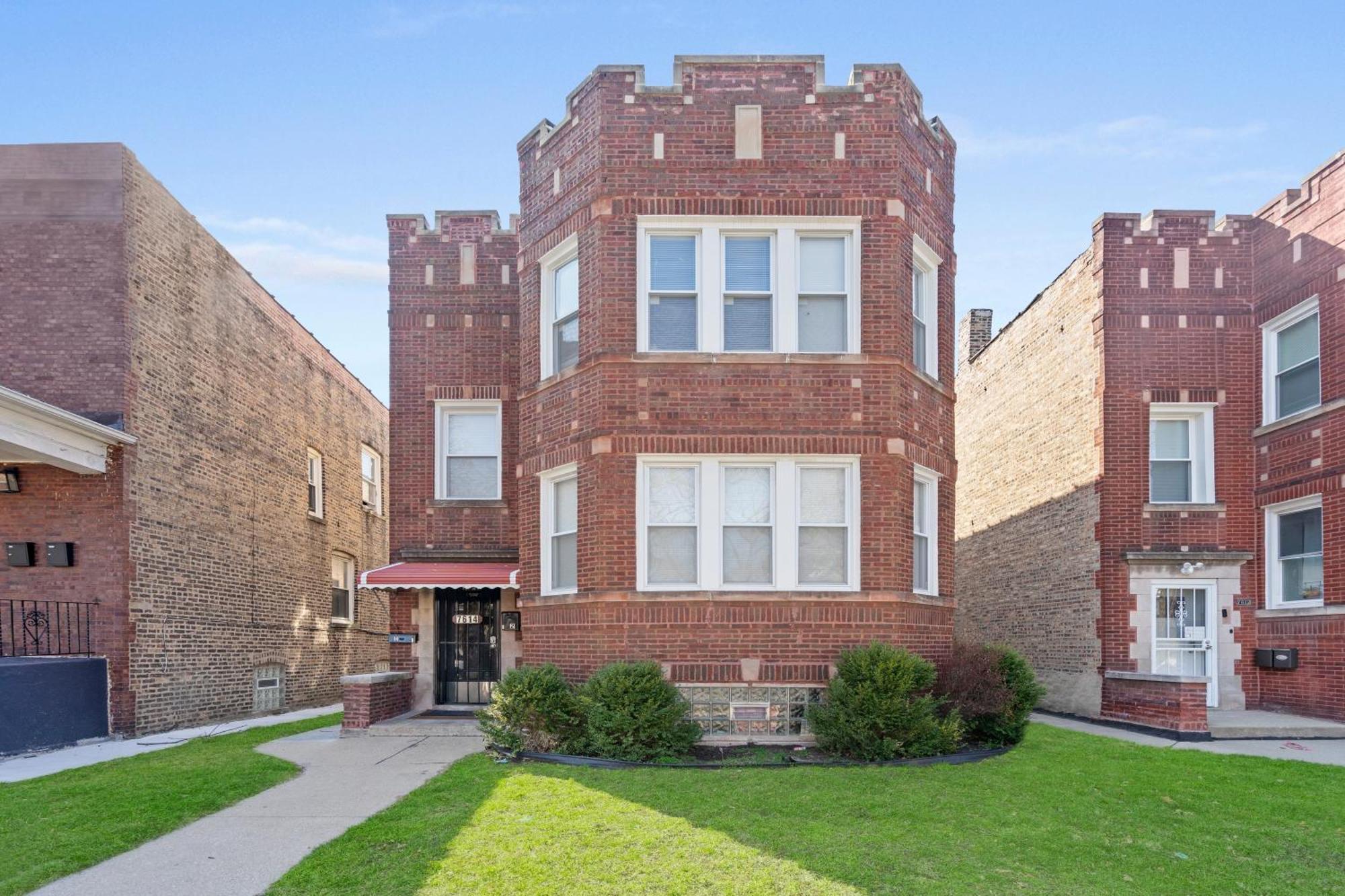 Apartment 420 Long Term 2 Bedroom Laundry Private Parking *