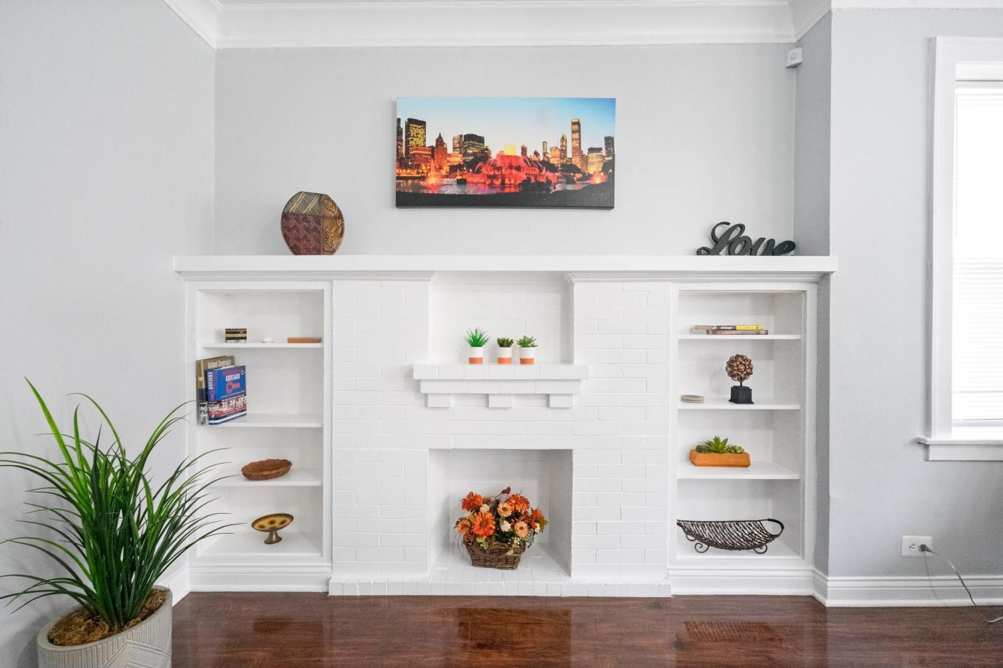 420 Long Term 2 Bedroom Laundry Private Parking Apartment