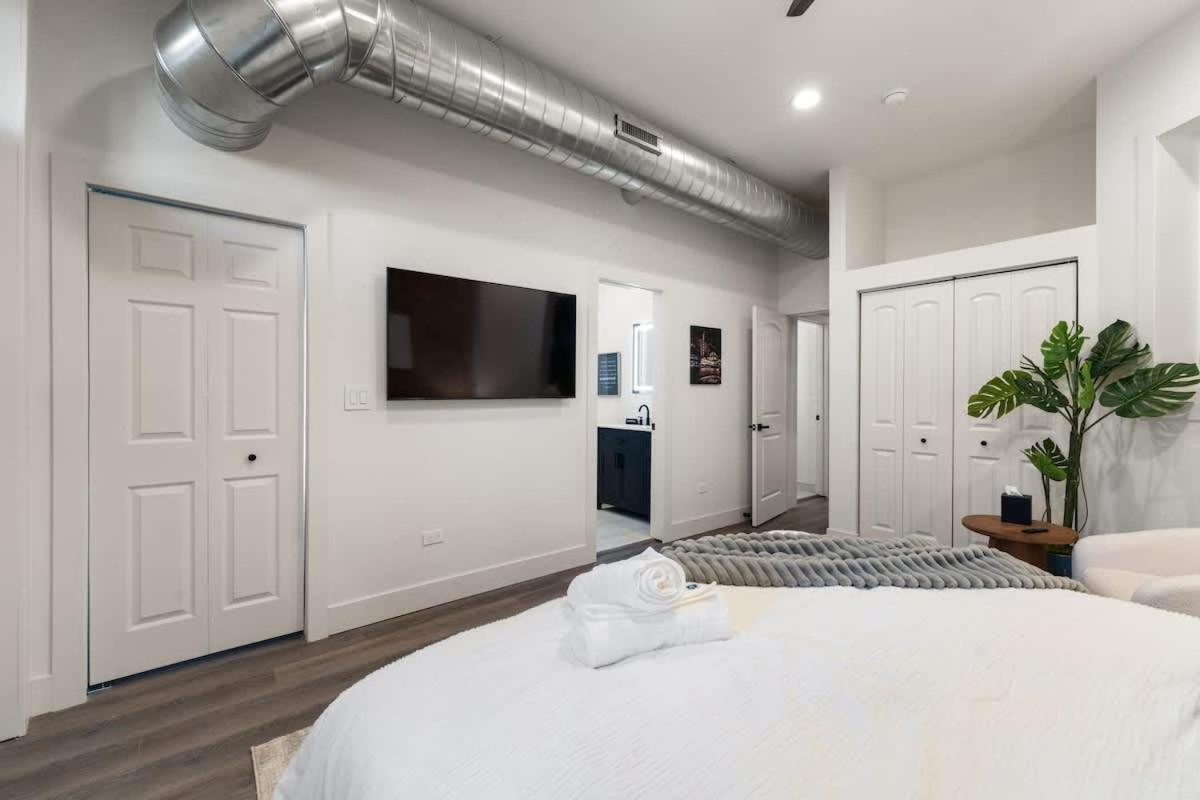 Wicker Park Luxe 2br 2ba Apartment