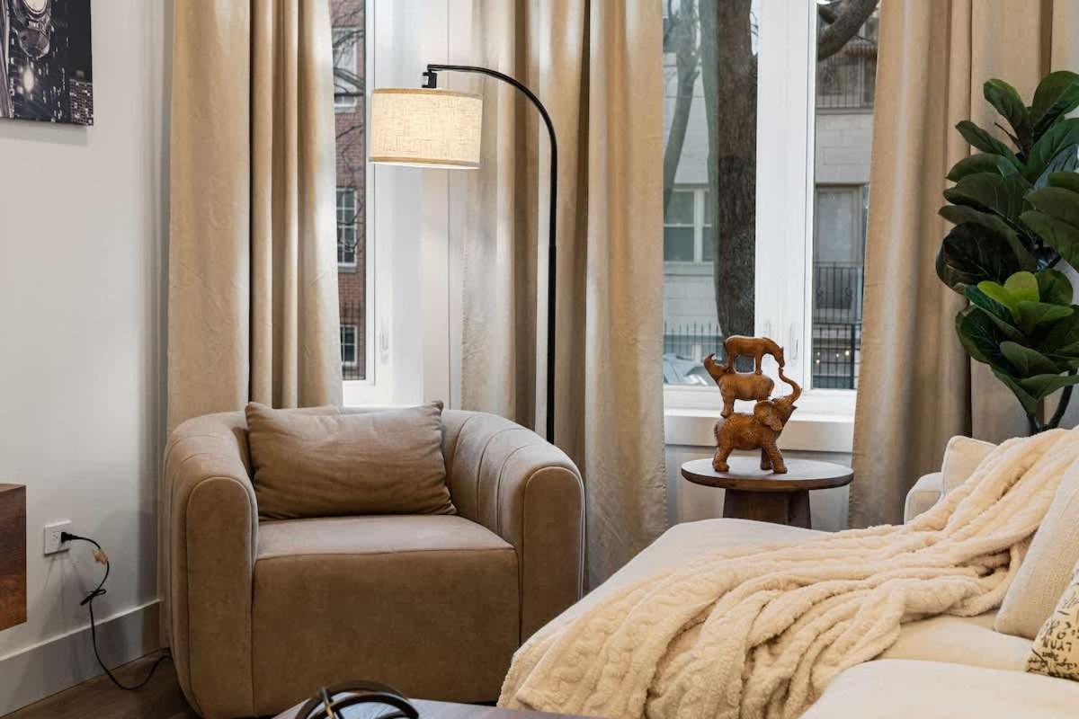 Wicker Park Luxe 2br 2ba Apartment *