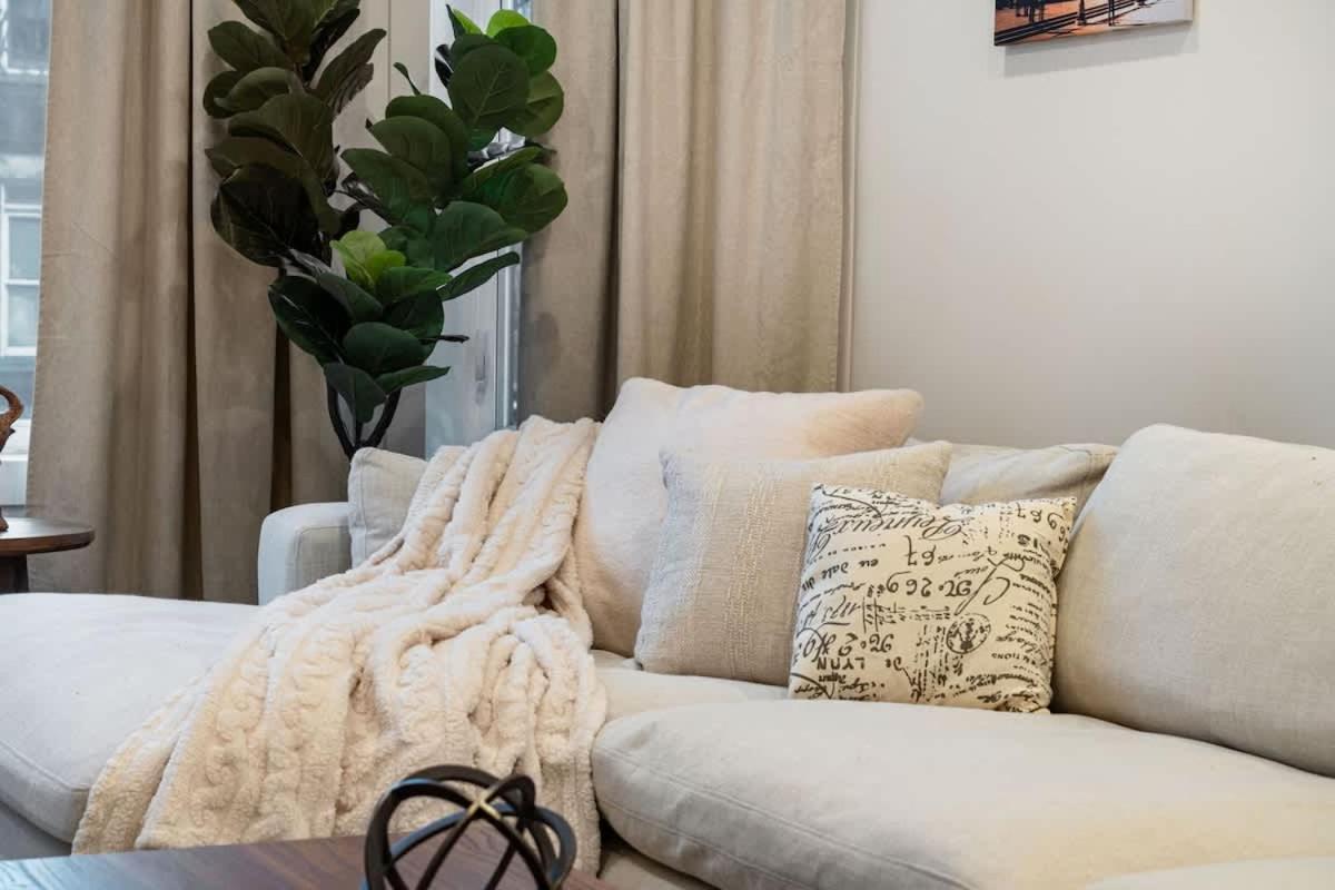 Wicker Park Luxe 2br 2ba Apartment