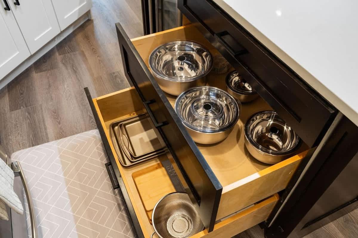 Wicker Park Luxe 2br 2ba Apartment *
