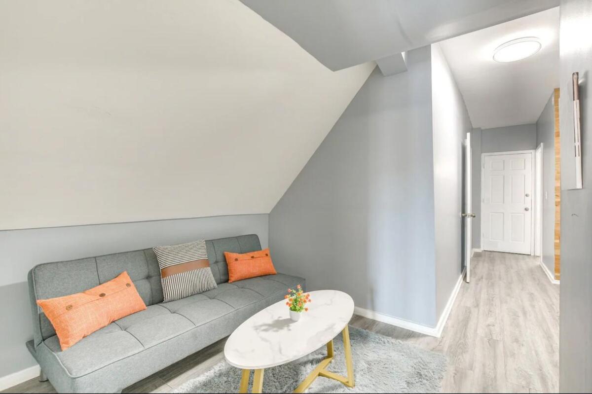 2br 1bonus2bath Duplexofficesleeps6freeparking * Chicago
