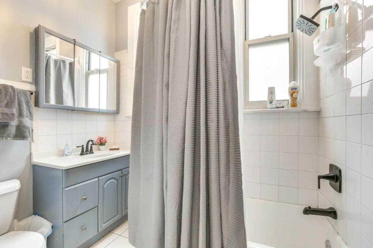 2br 1bonus2bath Duplexofficesleeps6freeparking Chicago
