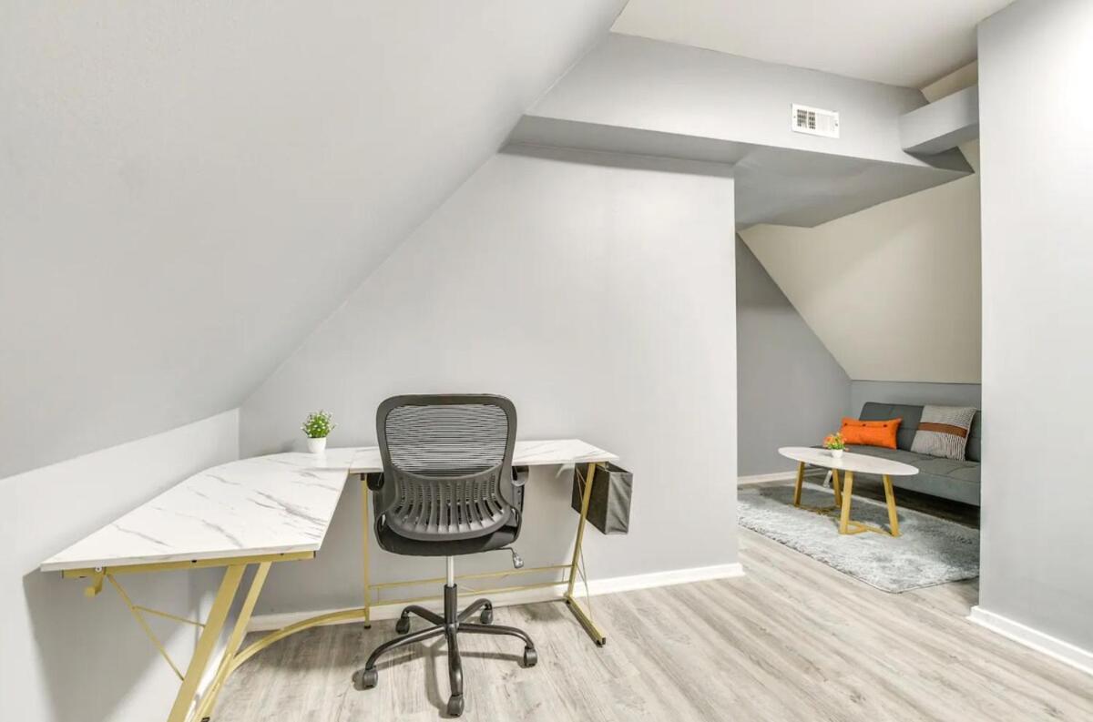 2br 1bonus2bath Duplexofficesleeps6freeparking * Chicago