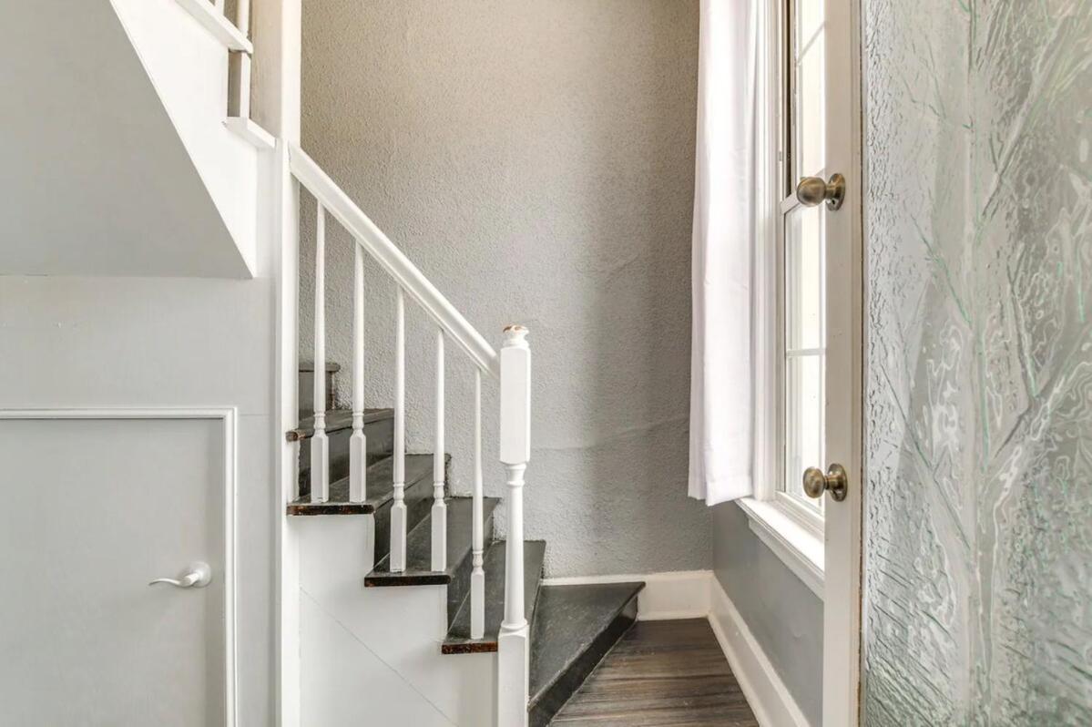 Apartment 2br 1bonus2bath Duplexofficesleeps6freeparking *