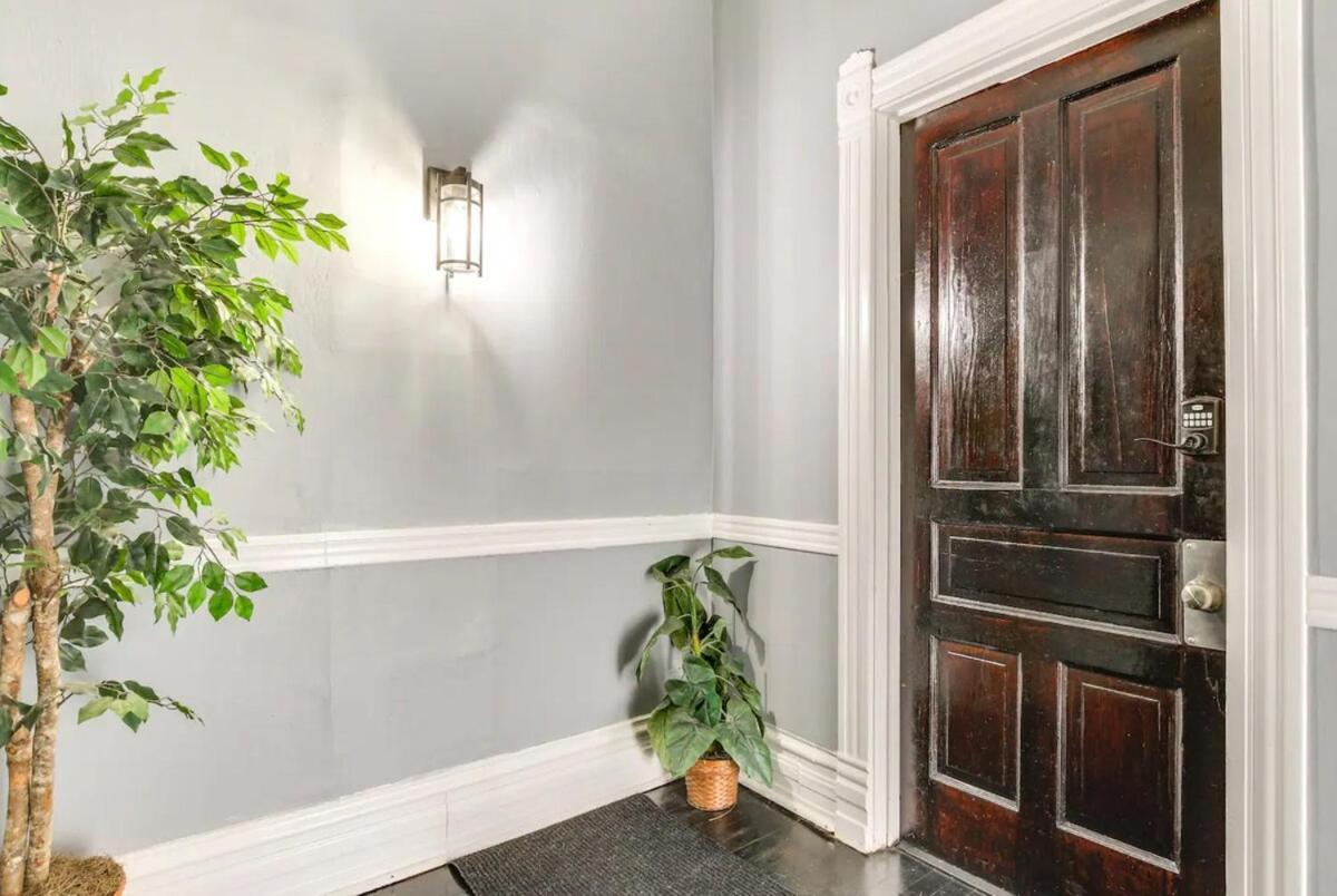 2br 1bonus2bath Duplexofficesleeps6freeparking Chicago