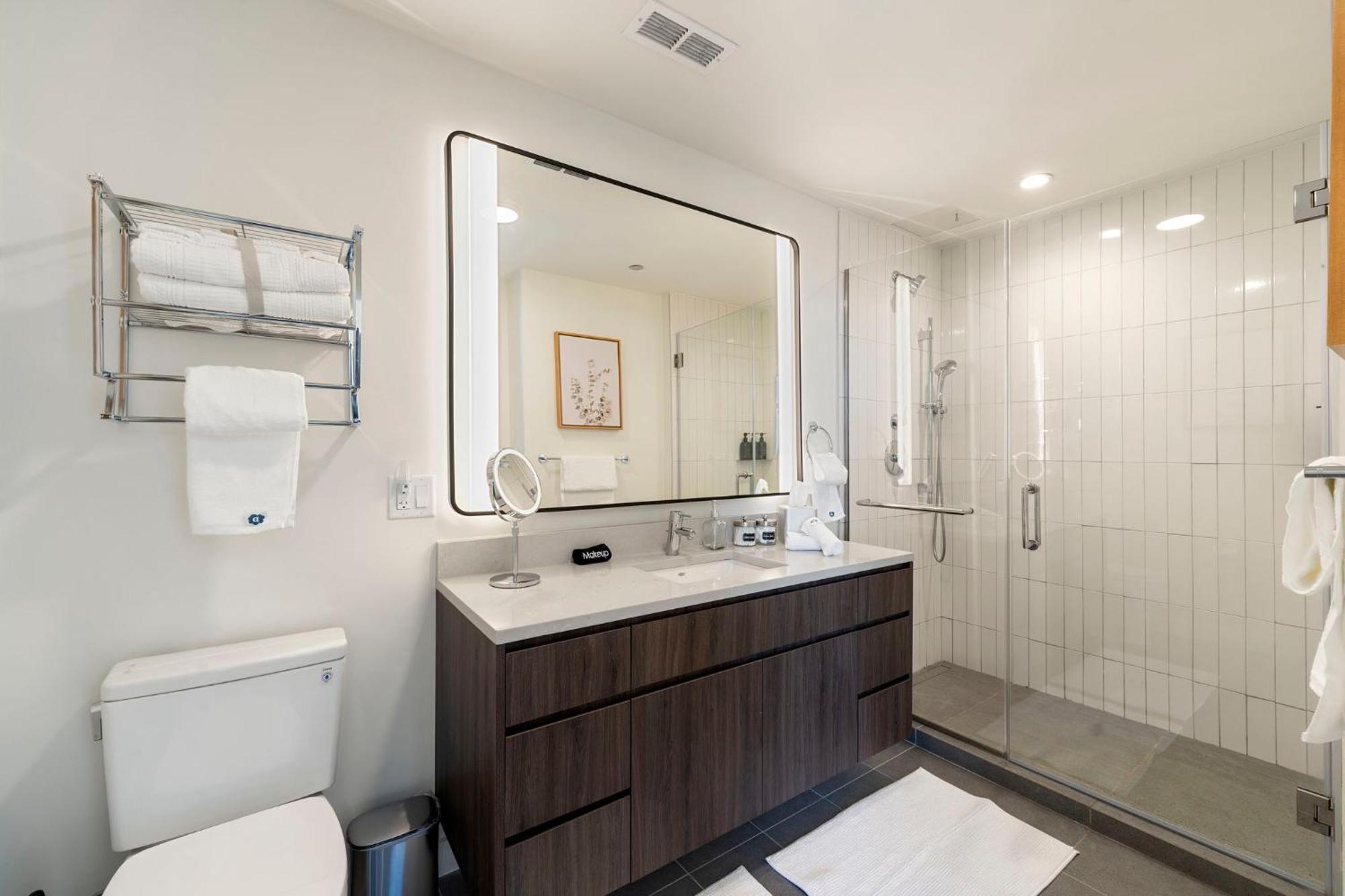 Apartment Luxury 2bd-2ba View-gym-rooftop *