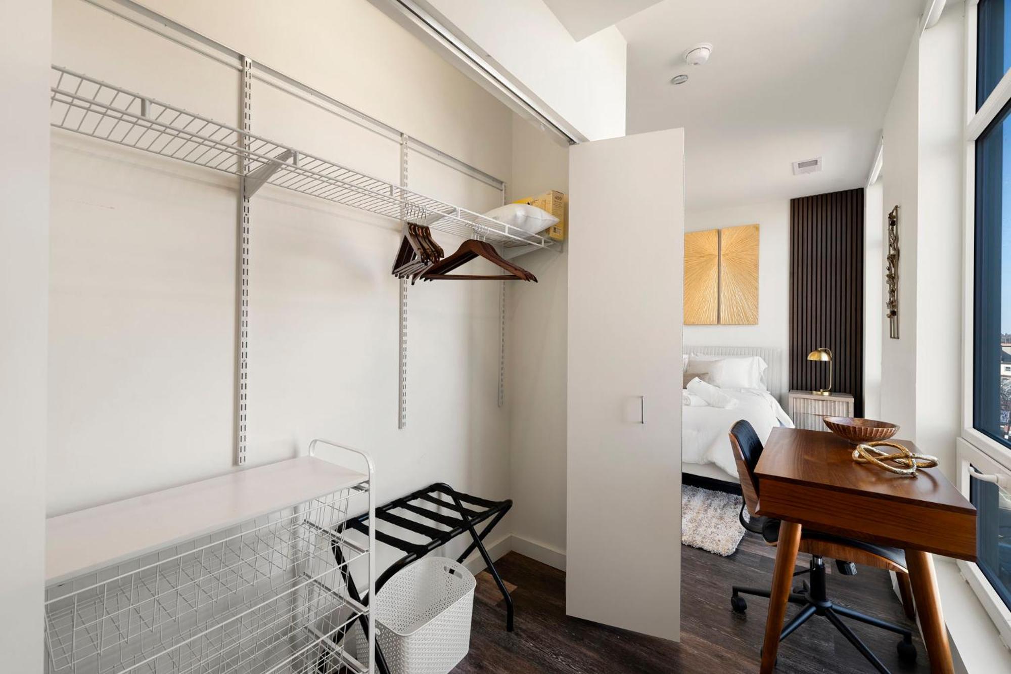 Luxury 2bd-2ba View-gym-rooftop * Chicago