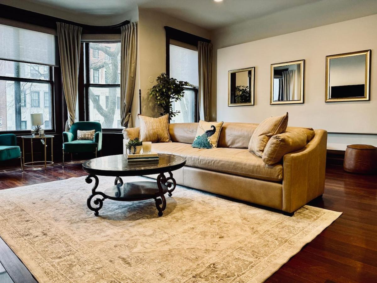 Spectacular Gilded Age 6 Bedroom Gold Coast Mansion With Deck Holiday home *