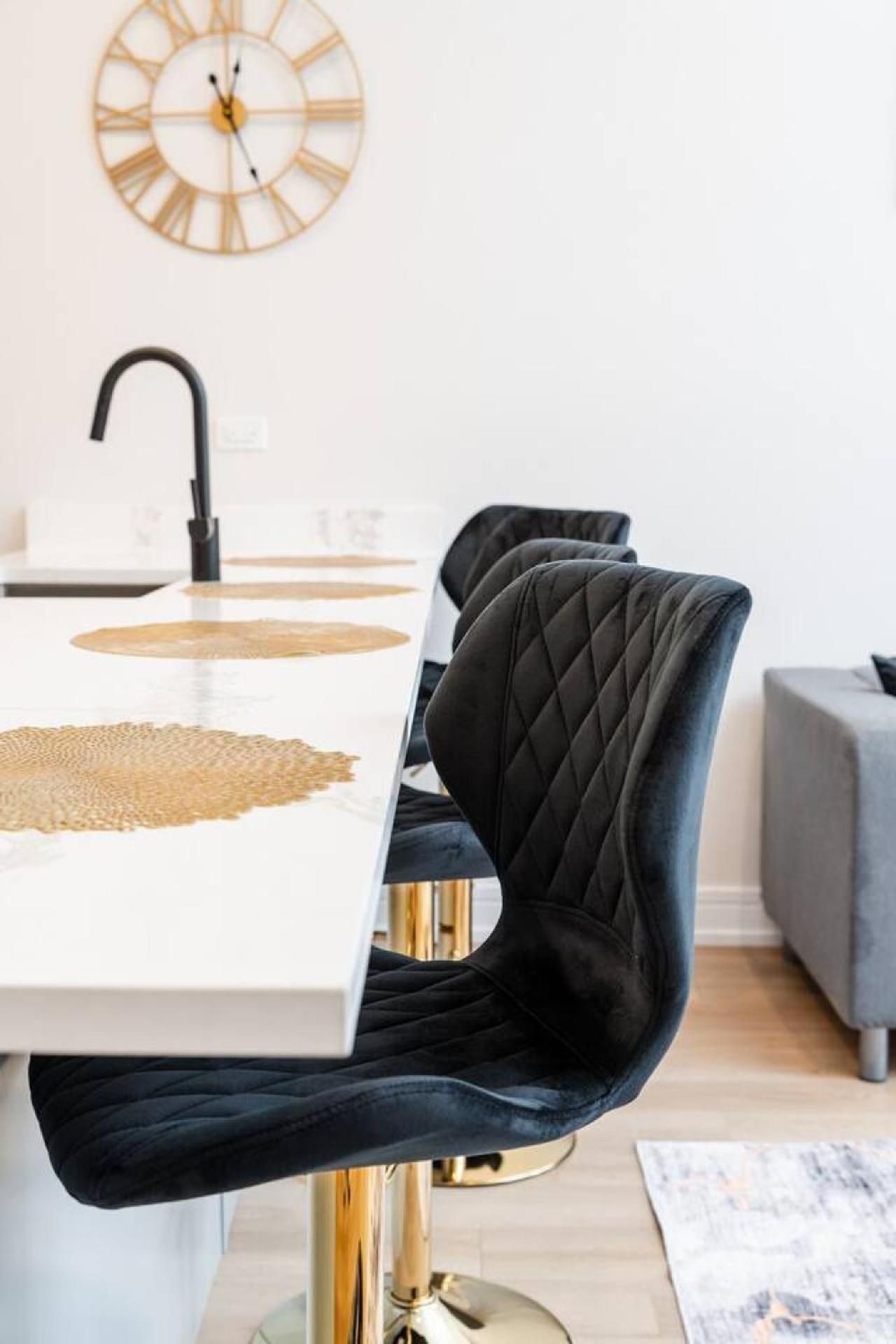 Affordable Private 1 * Chicago