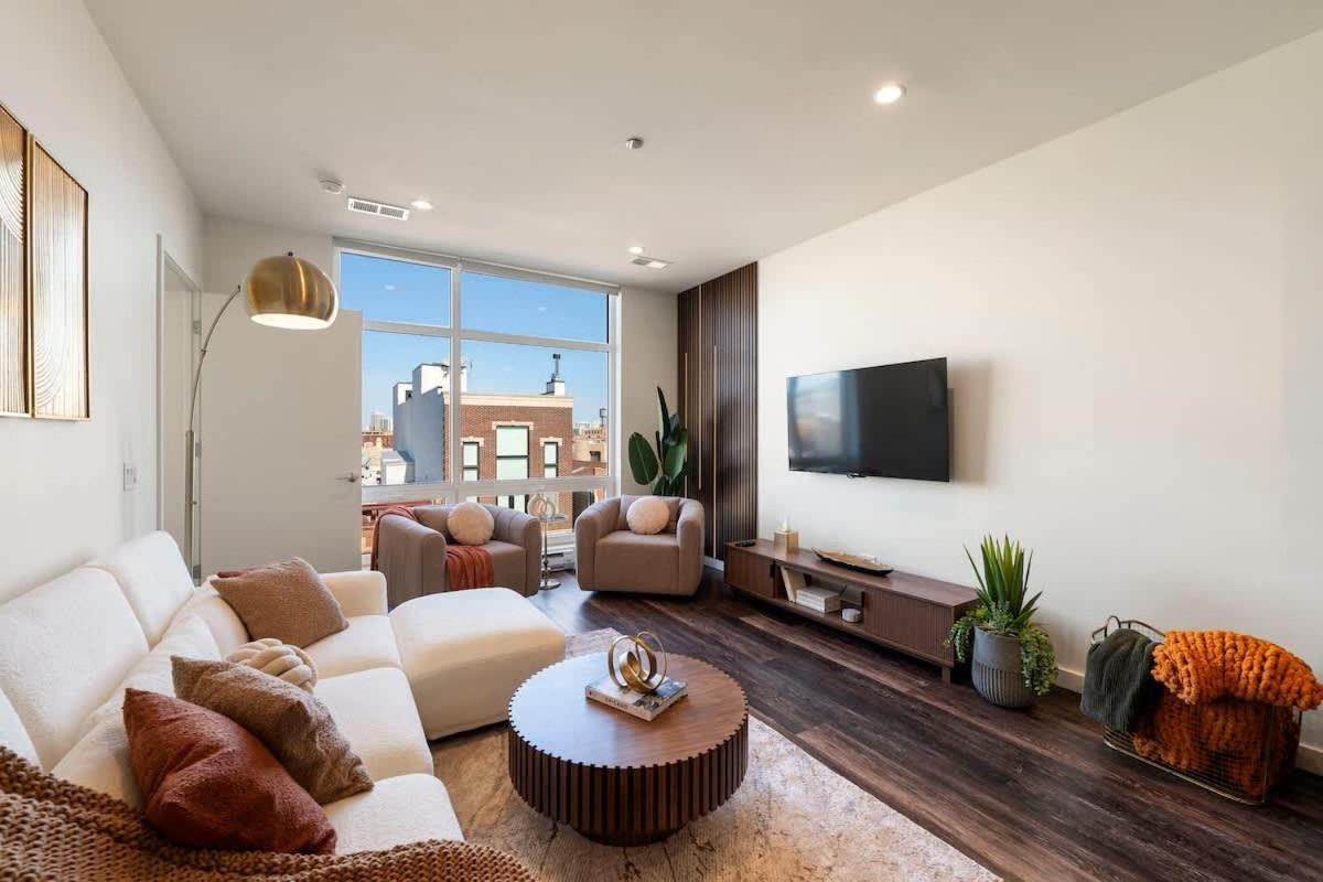 Luxury 2bd-2ba View-gym-rooftop Apartment *