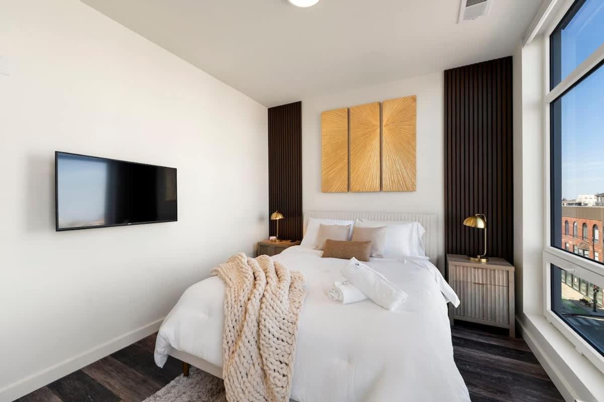 Luxury 2bd-2ba View-gym-rooftop *