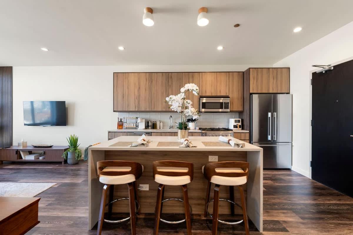Luxury 2bd-2ba View-gym-rooftop