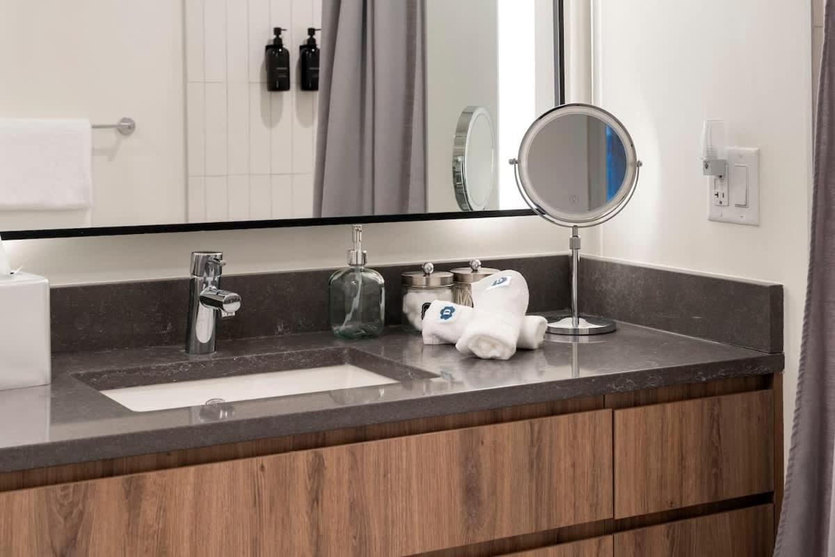 Apartment Luxury 2bd-2ba View-gym-rooftop