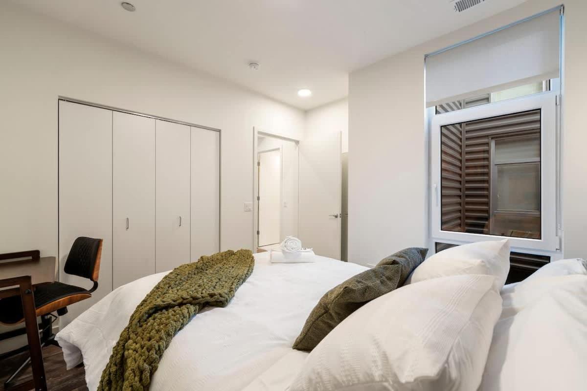 Luxury 2bd-2ba View-gym-rooftop Apartment