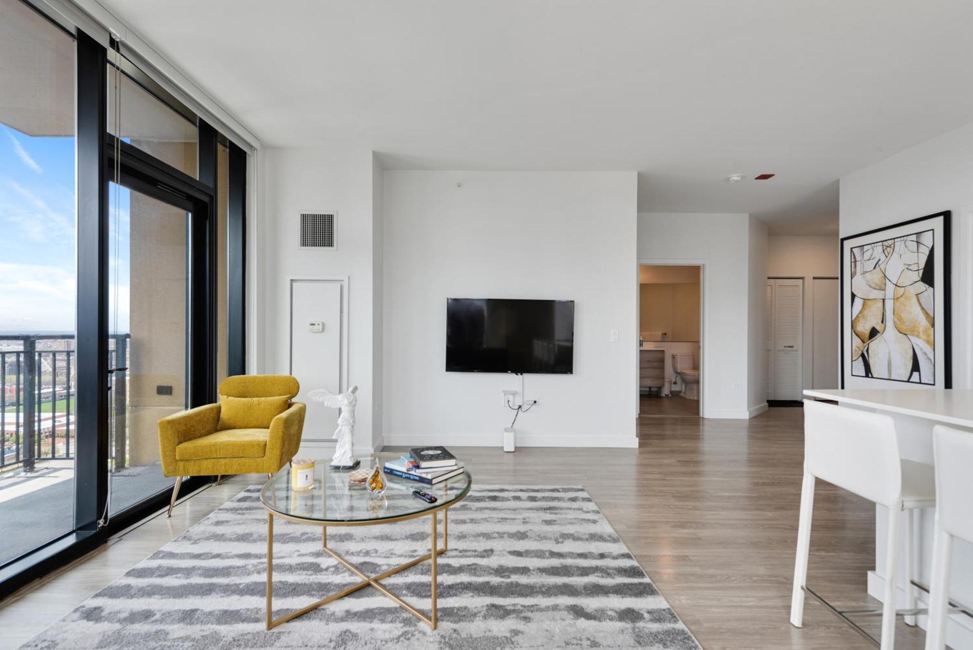 Aurelien Spacious In The Heart Of Gold Coast Apartment Chicago