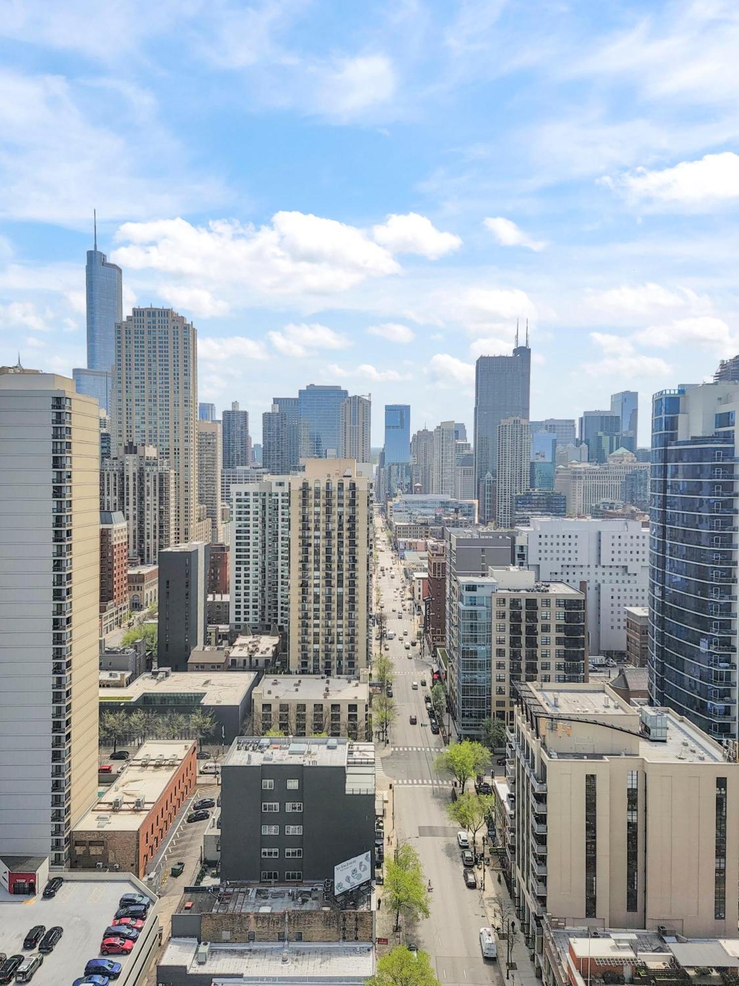 Aurelien Spacious In The Heart Of Gold Coast Apartment Chicago