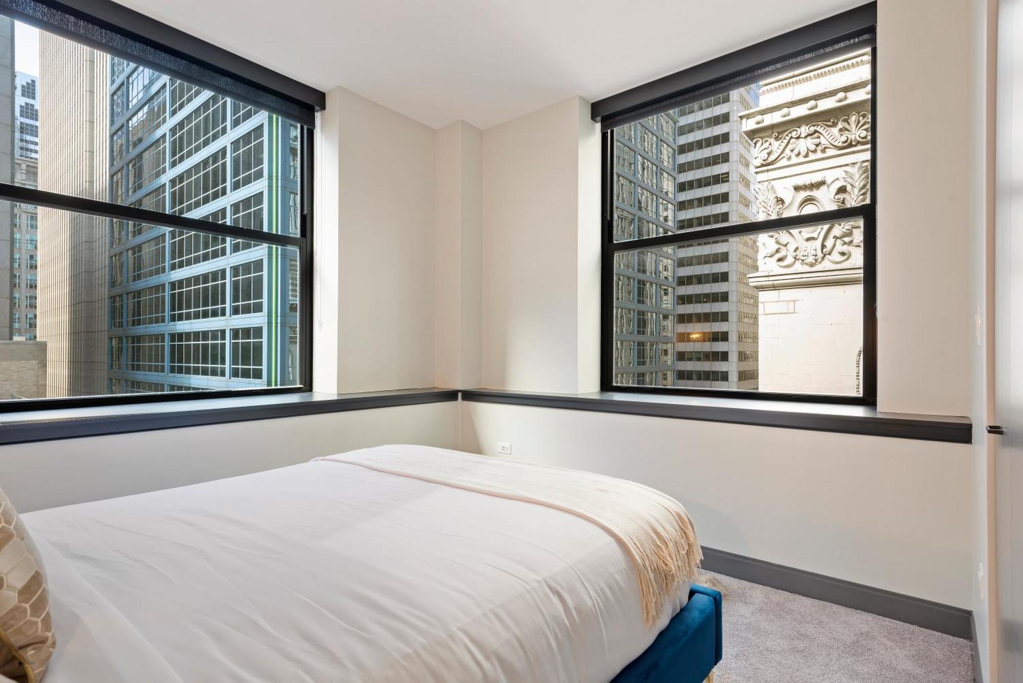 Experience Downtown At Millennium - Luxury In The Loop Apartment