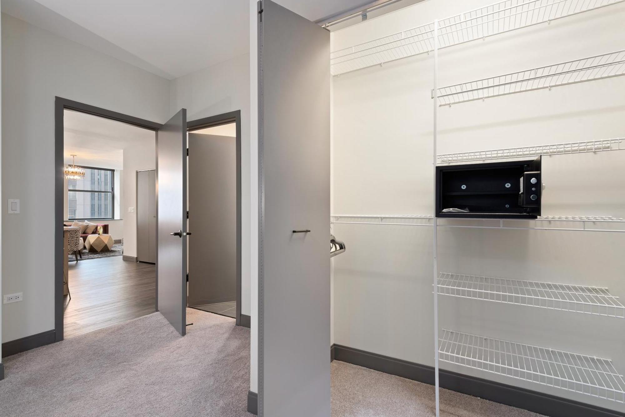 Experience Downtown At Millennium - Luxury In The Loop *