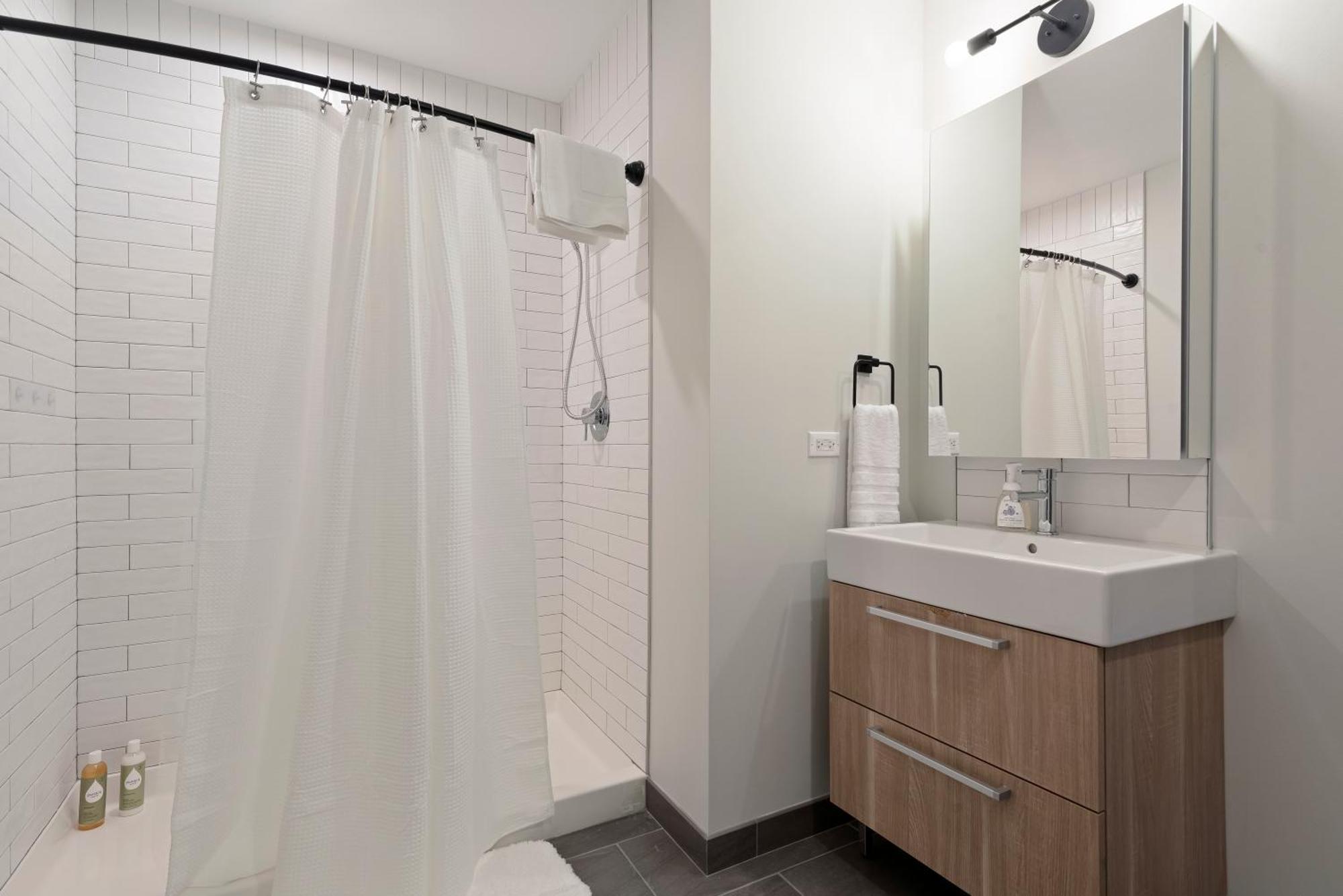 Experience Downtown At Millennium - Luxury In The Loop Apartment