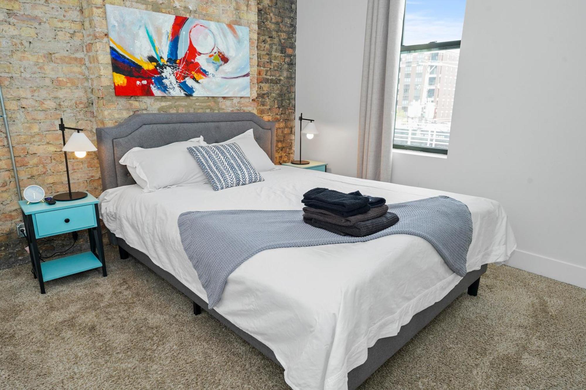 Apartment Bright 420-friendly 3br Retreat Smoke Friendly Unit Near Mccormick Place Convention And Museum Campus *