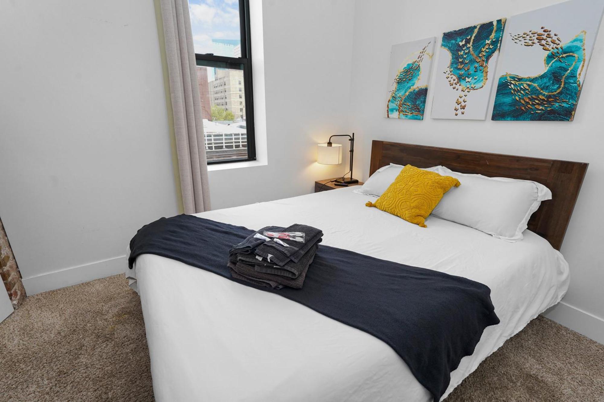 Apartment Bright 420-friendly 3br Retreat Smoke Friendly Unit Near Mccormick Place Convention And Museum Campus *