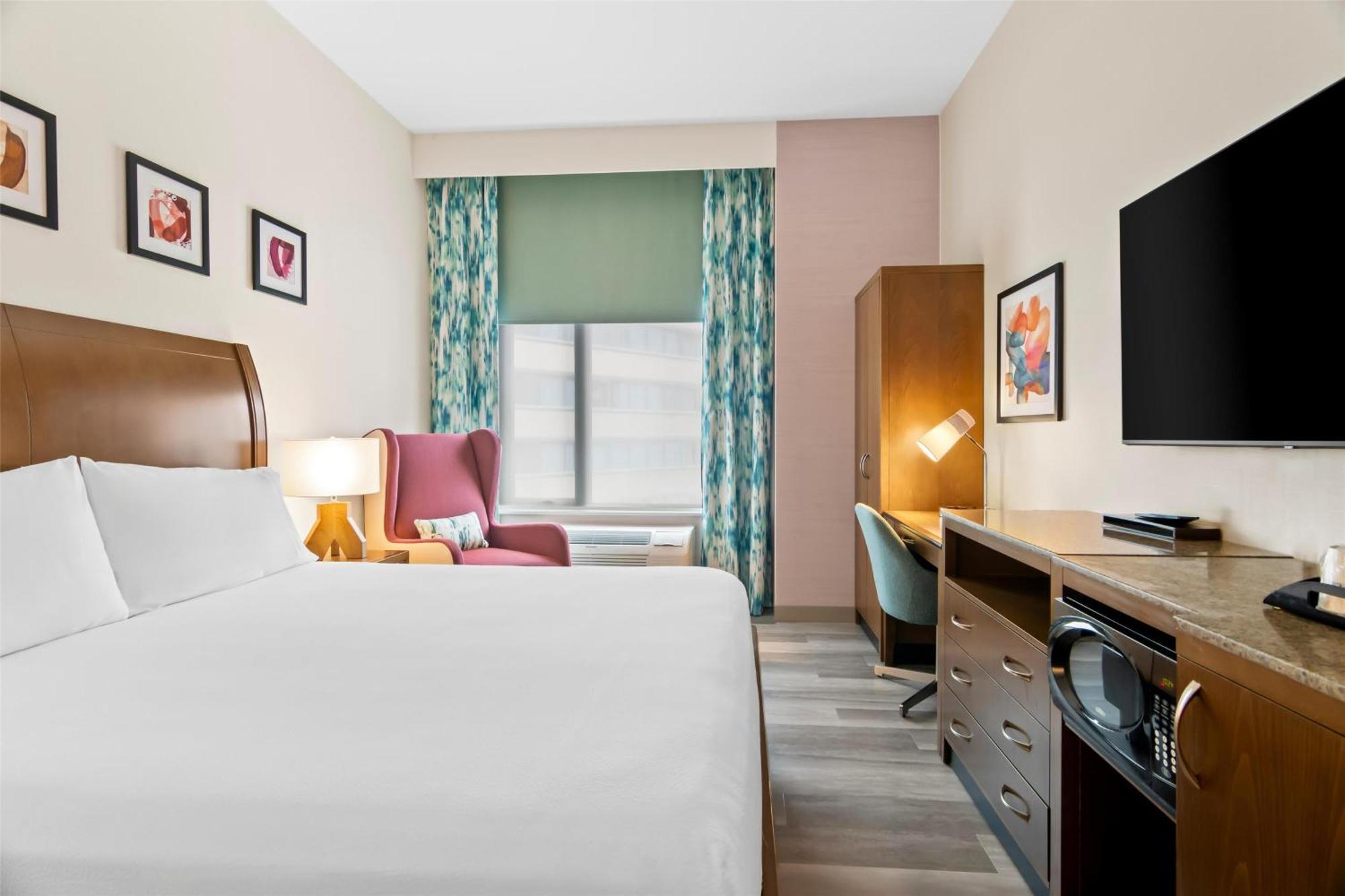 Hilton Garden Downtown Riverwalk Hotel