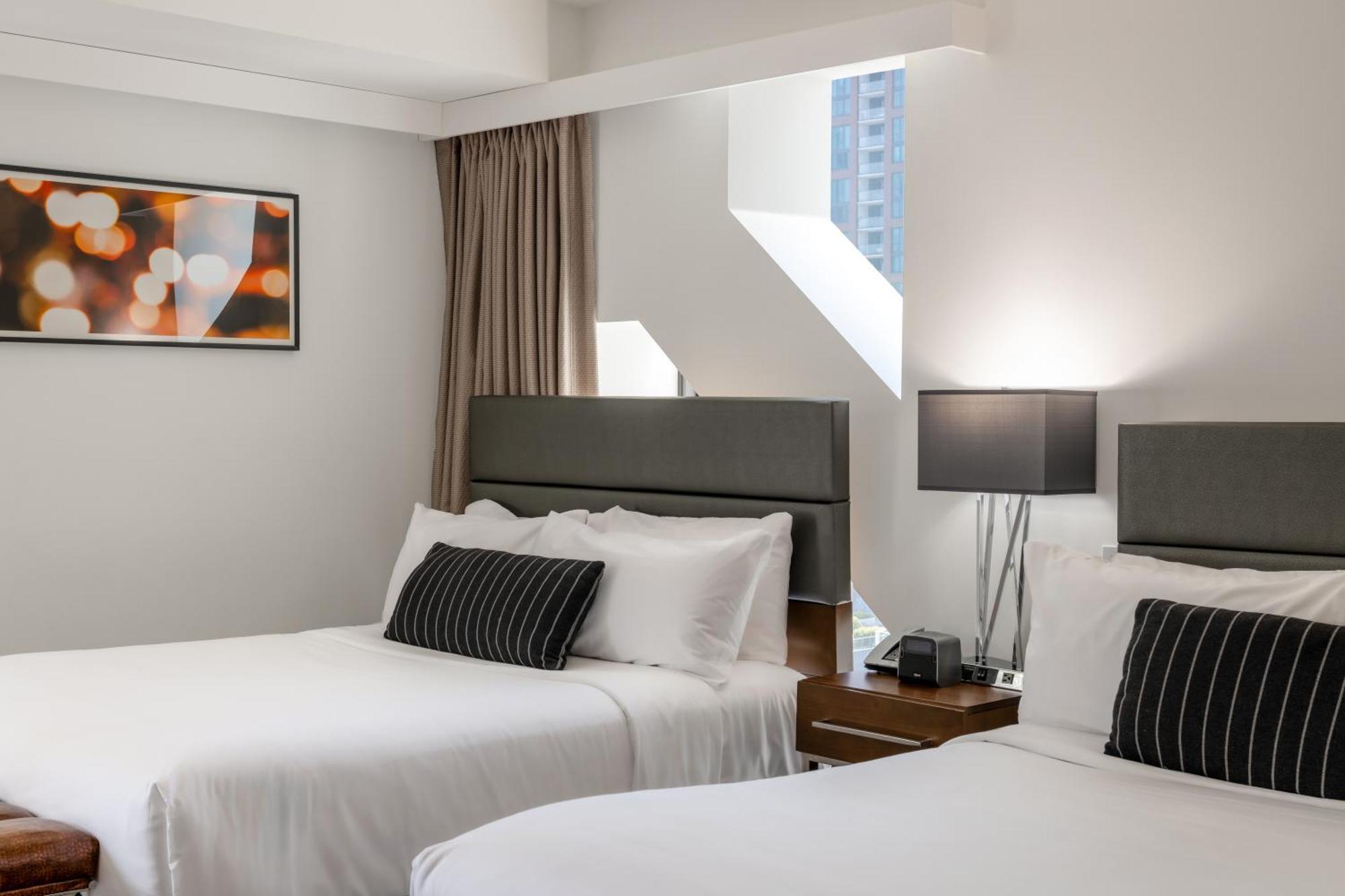 Hotel Godfrey Chicago